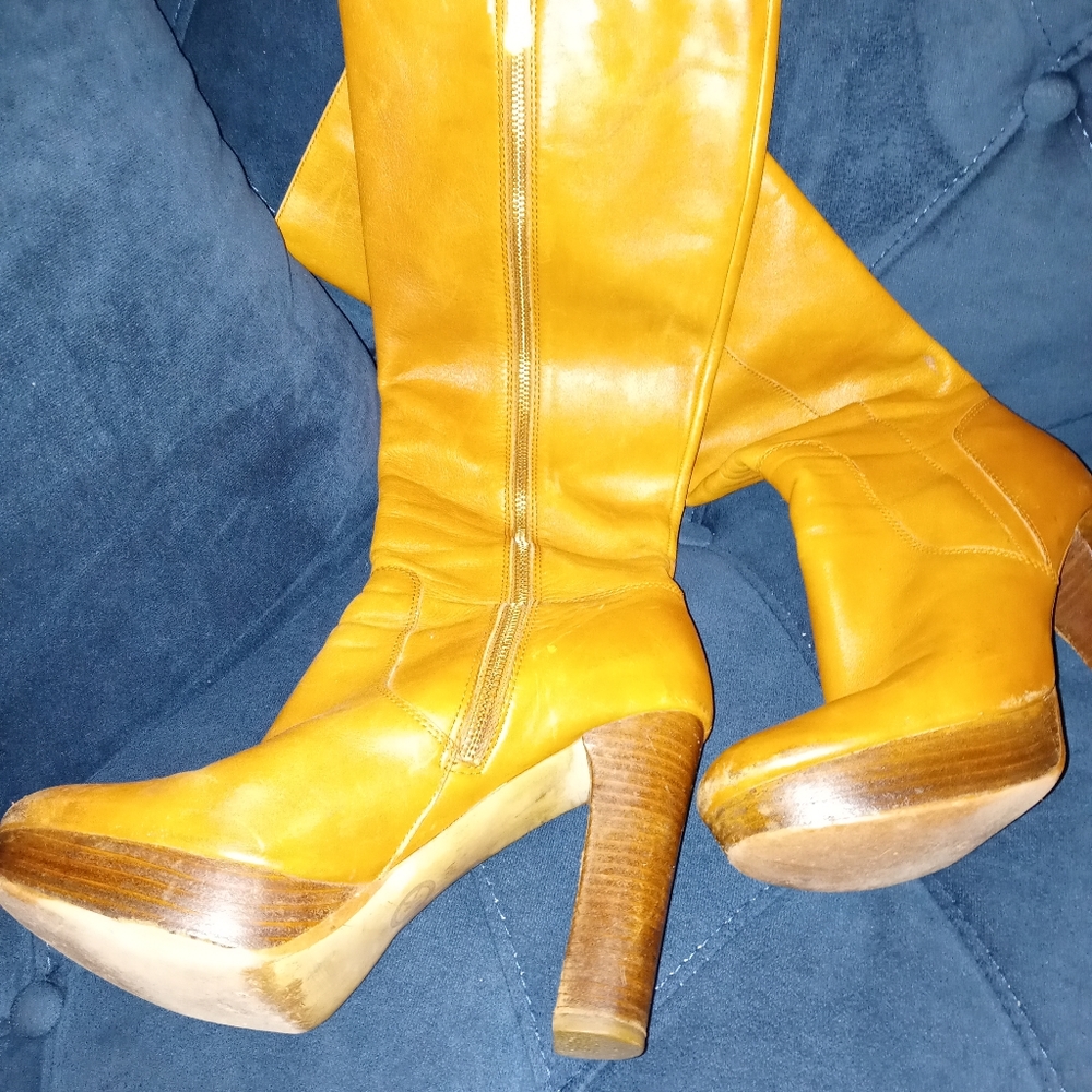 Boots - Picture 4 of 13